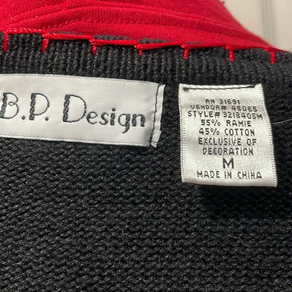 Christmas Sweater 🎄 - Picture 10 of 11